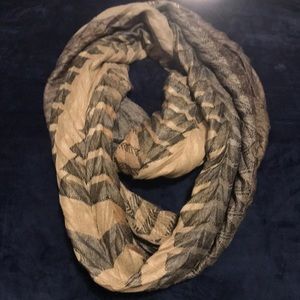 Selling beautiful textured Infinity Scarf